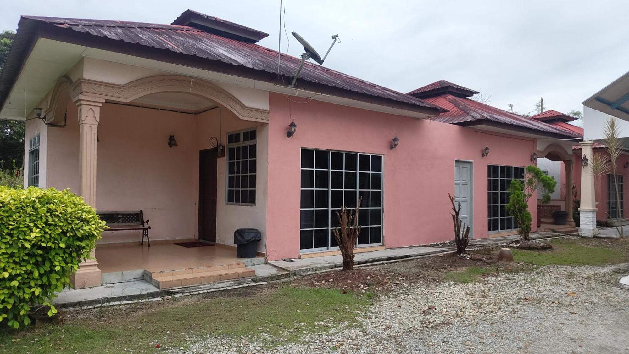 באטו פאהאט Sri Peserai Homestay מראה חיצוני תמונה